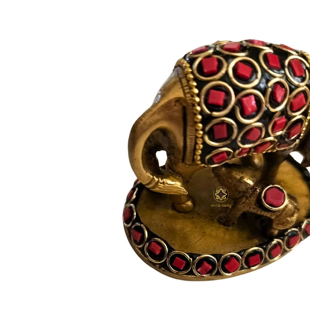 Kamdhenu Saubhagya Red Medium – Stonework Finish Brass Cow-Calf Pair on Embellished Base – Brass | Diwali Gifting | Home Decor | Housewarming Gift | Corporate Gifting