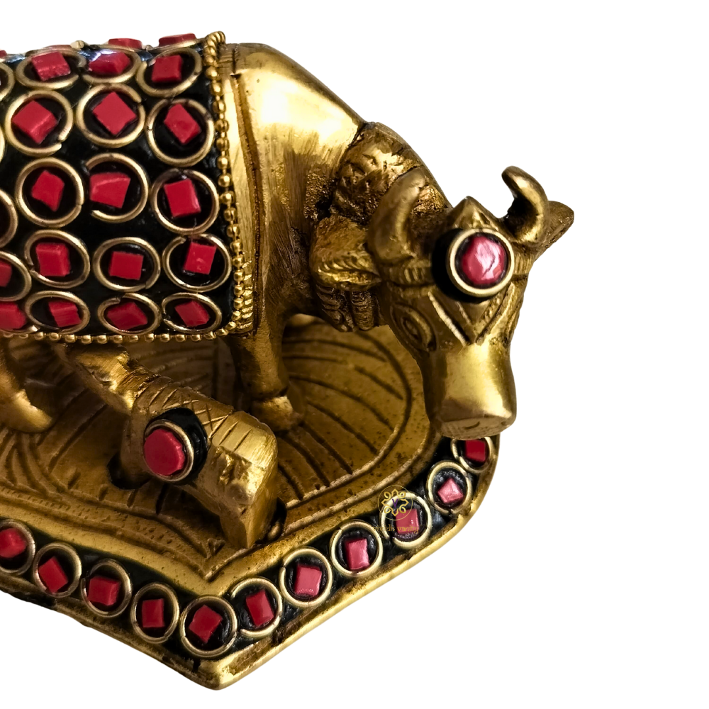 Kamdhenu Saubhagya Red Big – Stonework Finish Brass Cow-Calf Pair on Embellished Base – Brass | Diwali Gifting | Home Decor | Housewarming Gift | Corporate Gifting