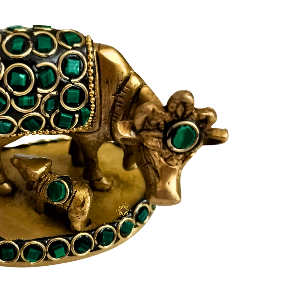 Kamdhenu Saubhagya Green Medium – Stonework Finish Brass Cow-Calf Pair on Embellished Base – Brass | Diwali Gifting | Home Decor | Housewarming Gift | Corporate Gifting