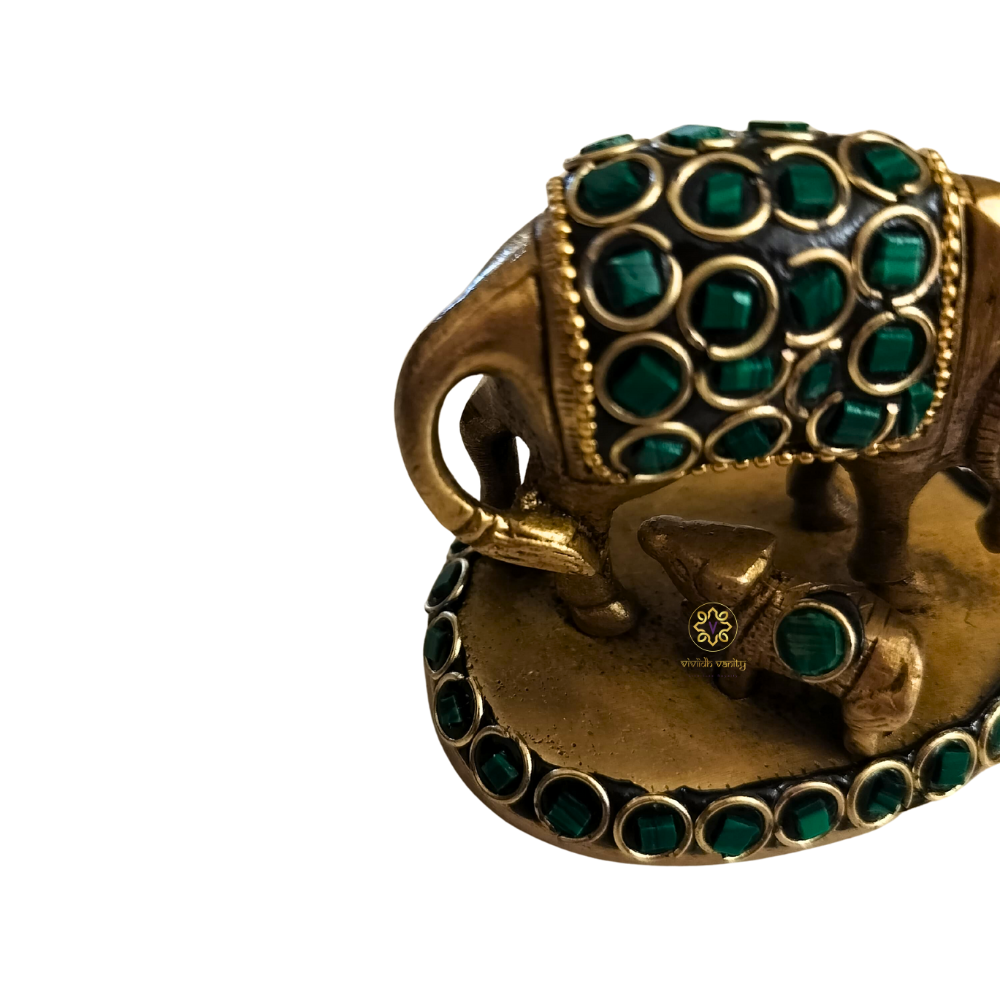 Kamdhenu Saubhagya Green Medium – Stonework Finish Brass Cow-Calf Pair on Embellished Base – Brass | Diwali Gifting | Home Decor | Housewarming Gift | Corporate Gifting