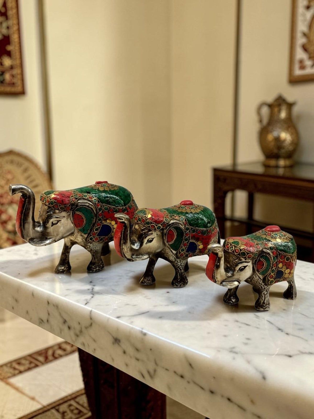 Raj Vilas Hathi Parivar – Silver Finish Elephant Family with Handcrafted Stonework – Dining Table Use | Premium Gifting | Home Decor | Vastu Decor | Feng Shui